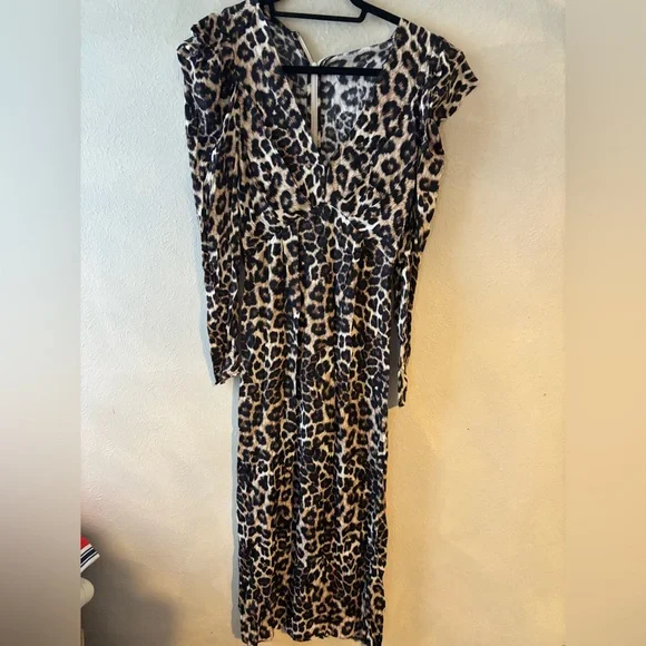 Farm Rio Leopard Print Long Sleeve Dress - Picture 5 of 8